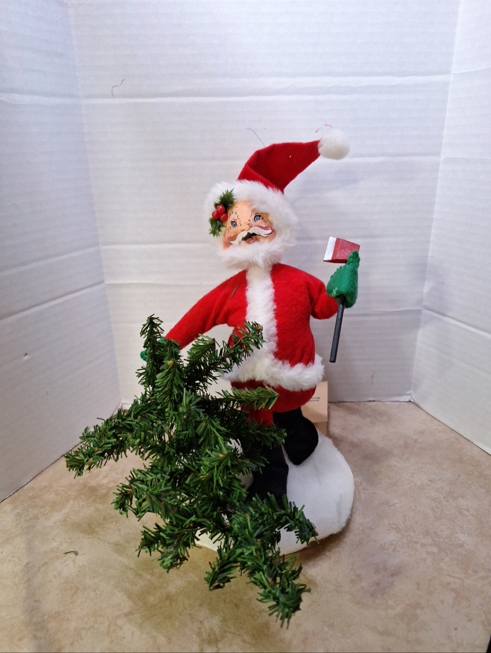 Annalee Mobilitee Doll 1992 Santa Bringing Home The Tree #5232 'Snow' Stand 9"